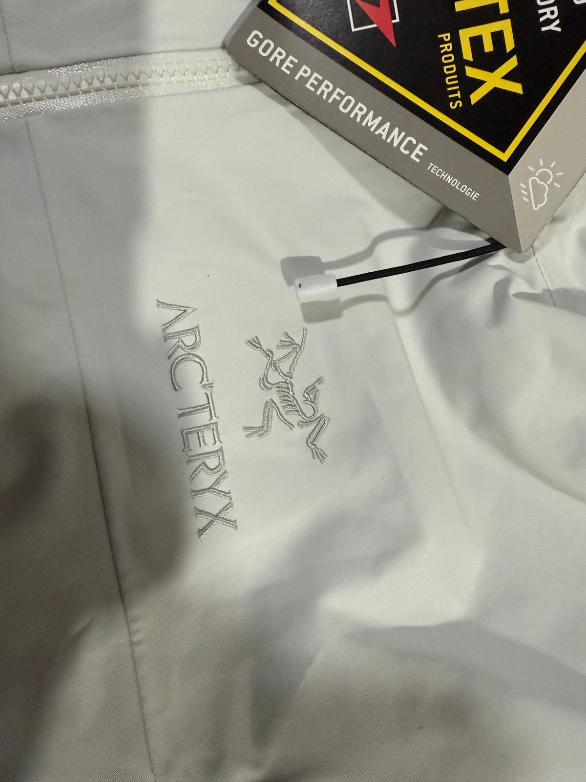 CLIMBERS WINDSHELL “Polar White”