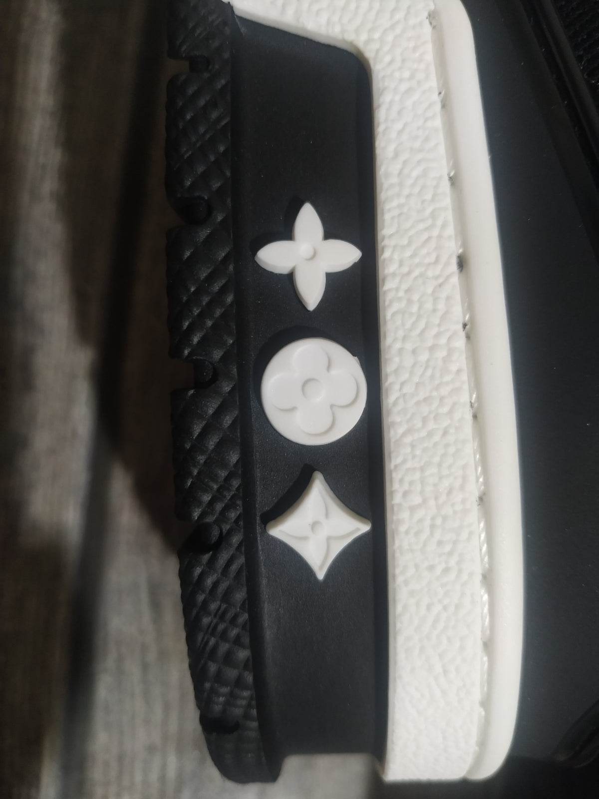 CHUNKY SKATE TRAINER “Black”