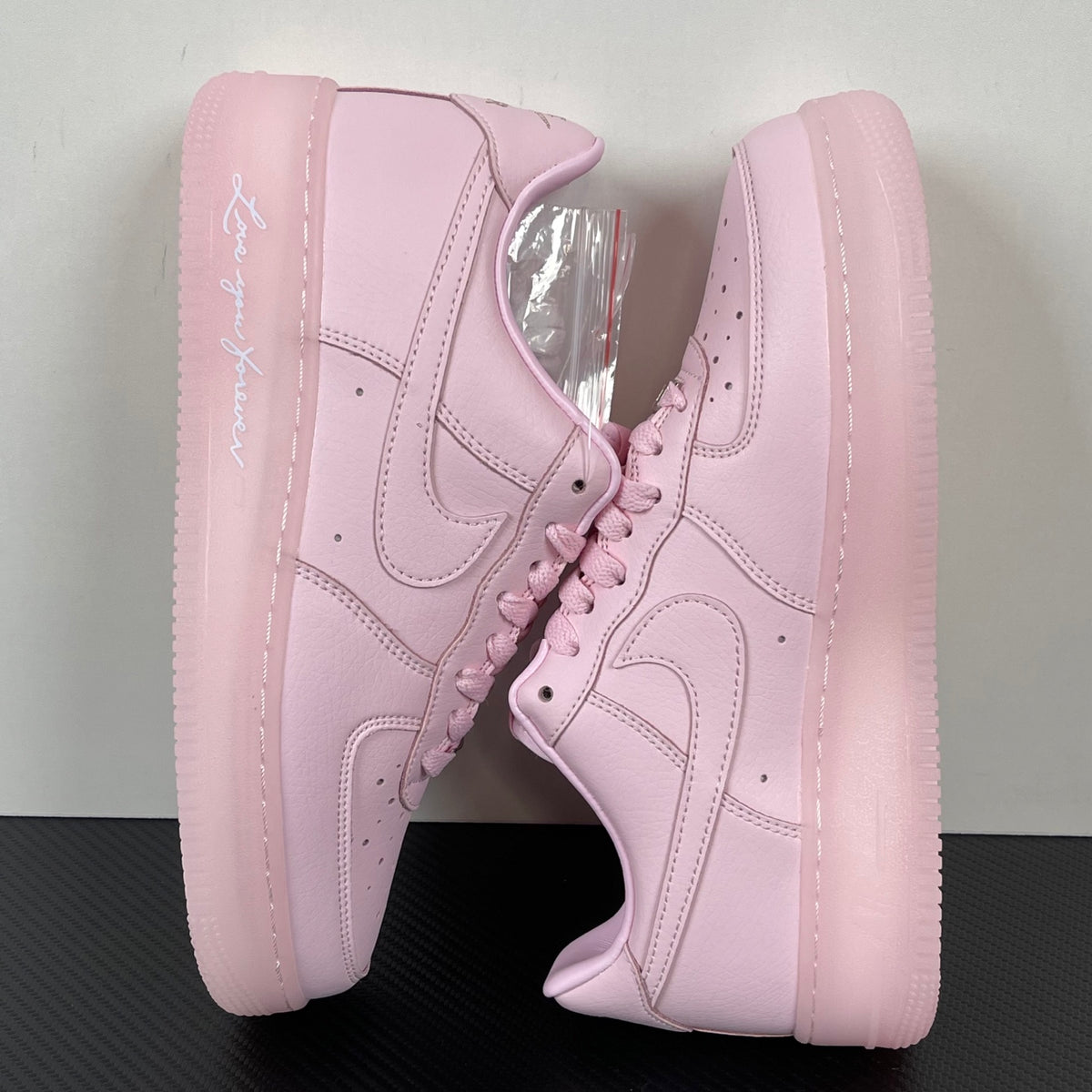 AIRF*RCE 1 x N*CTA „Pink“