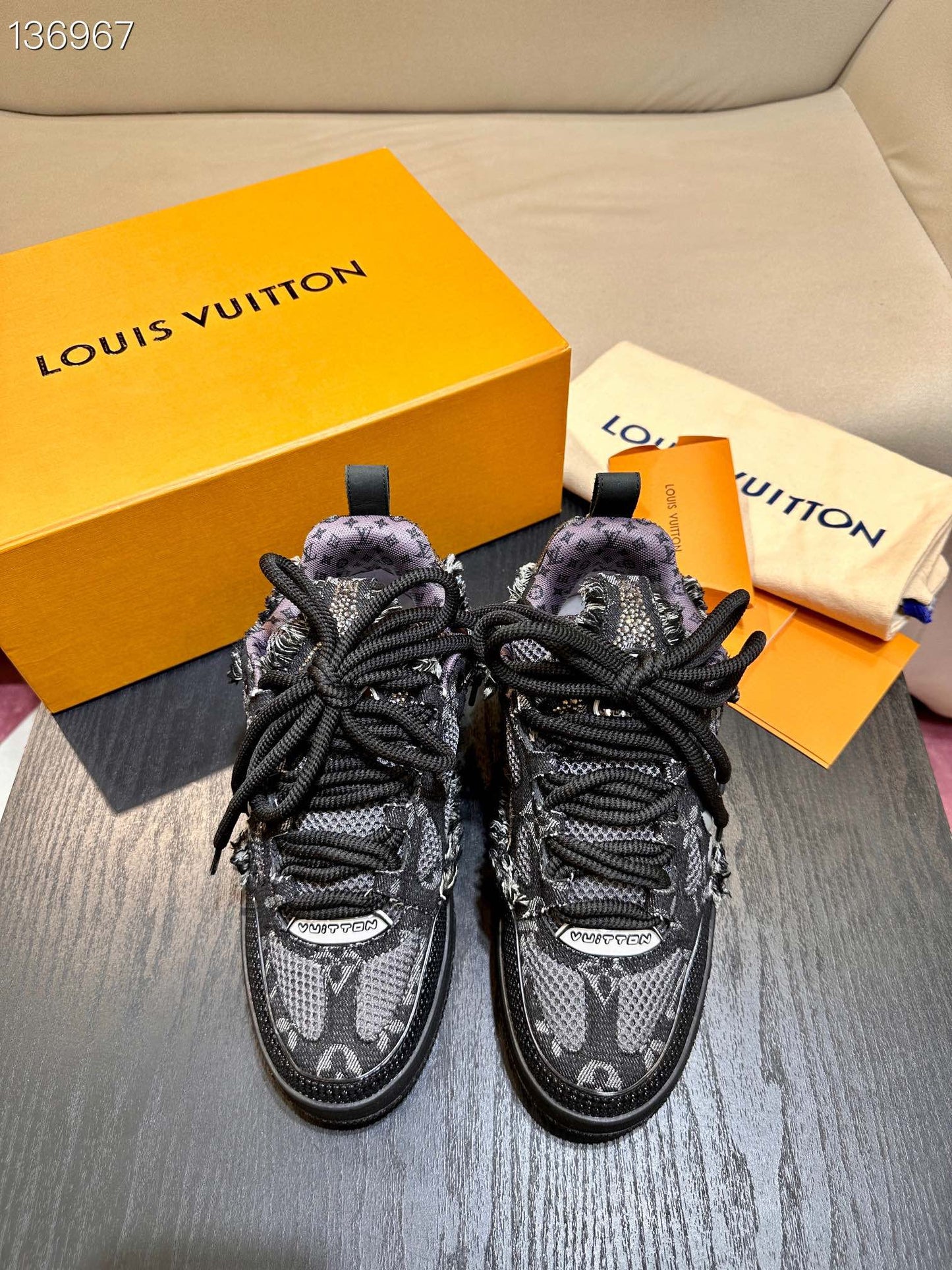 CHUNKY SKATE TRAINER “Sparkling Black”