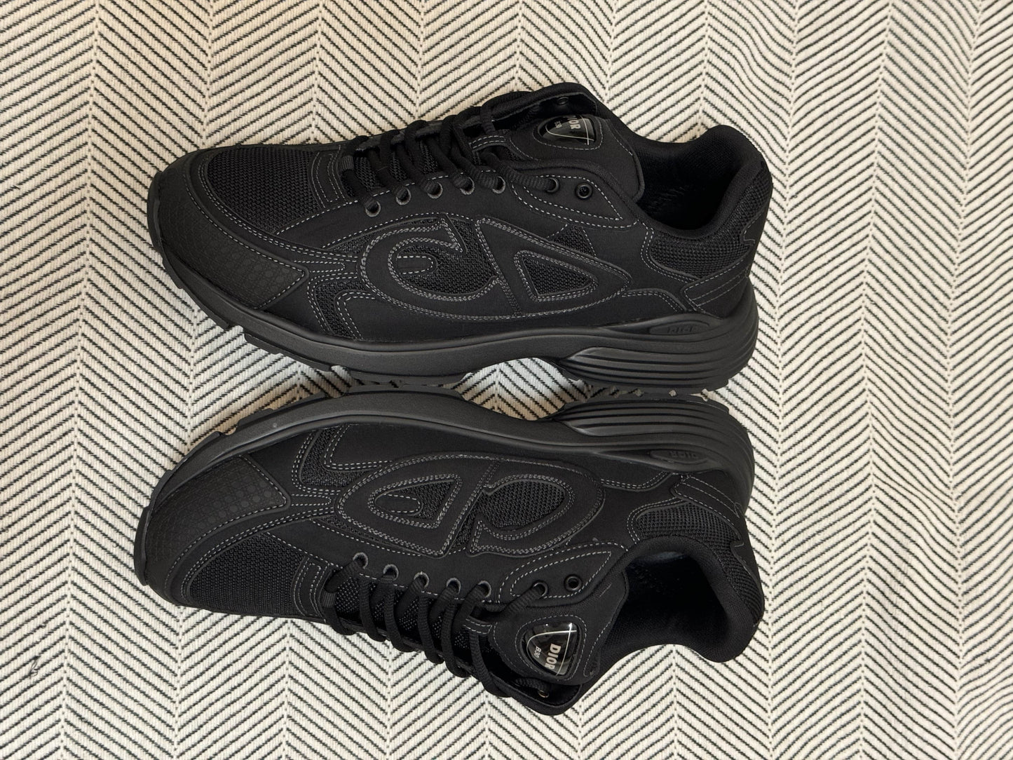 LOW RUNNER B30 “Black”