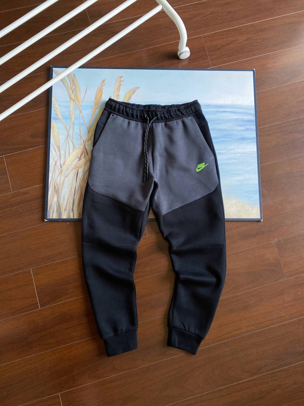 TECHNICAL JOGGER SET “Anthracite/Green Strike”