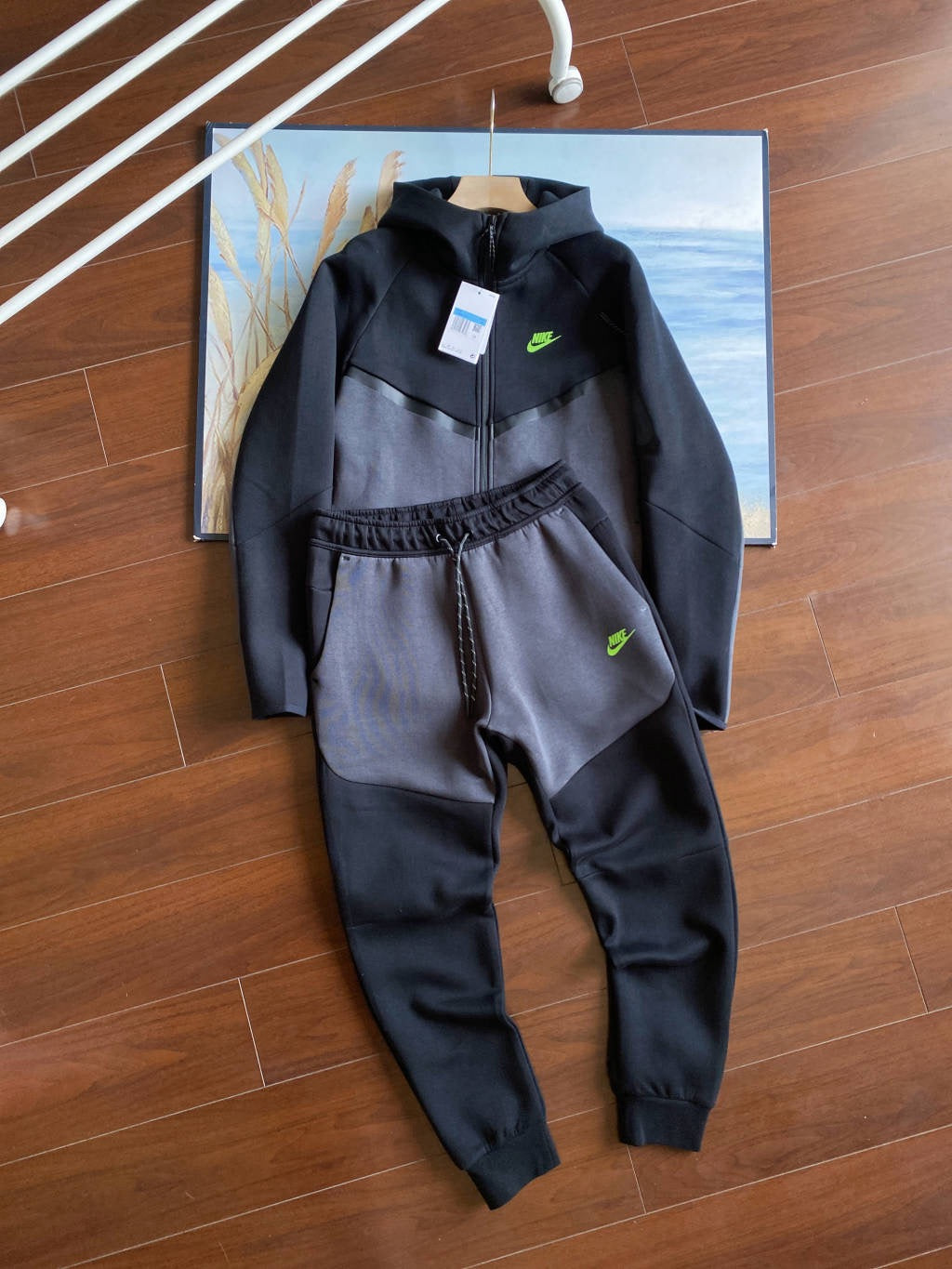 TECHNICAL JOGGER SET “Anthracite/Green Strike”