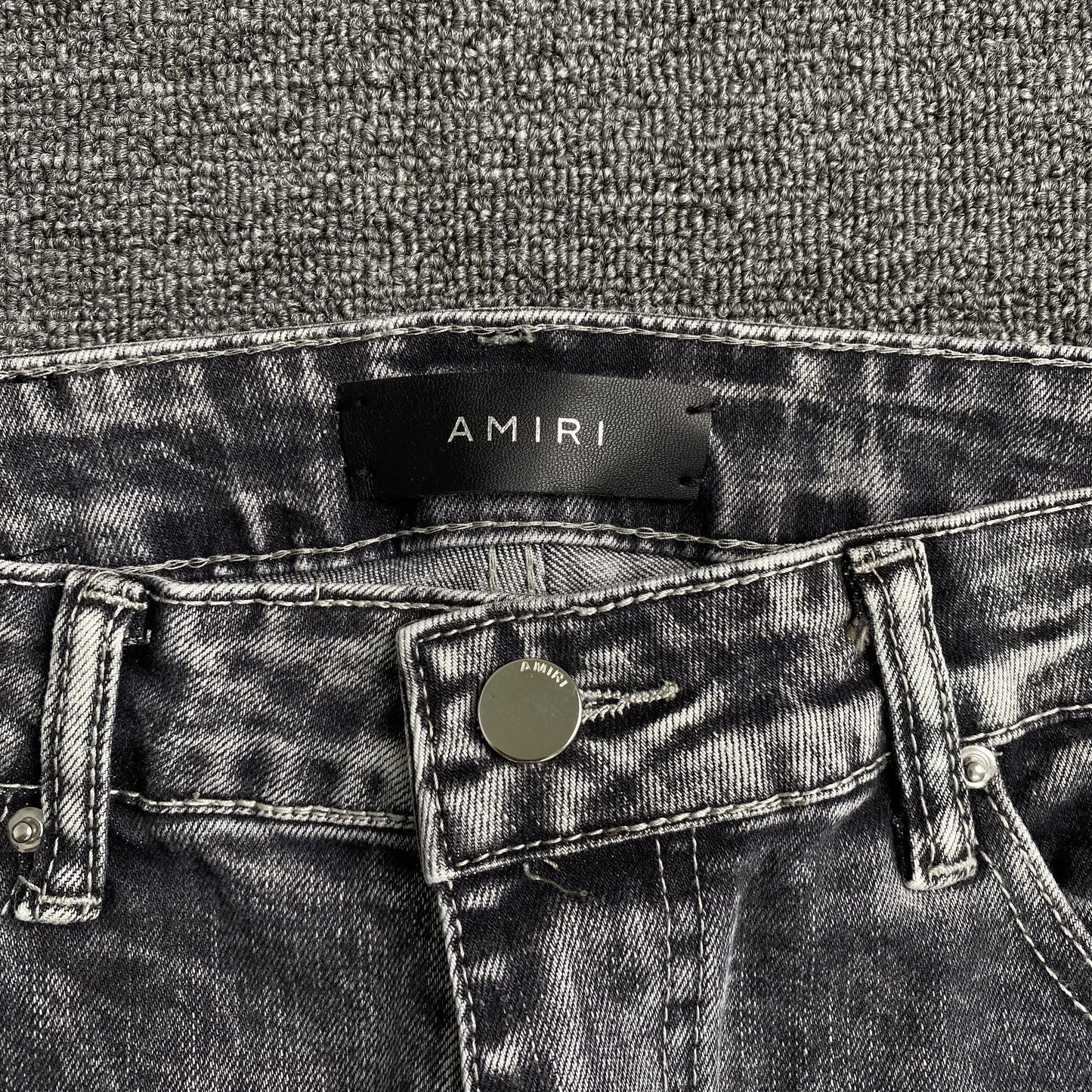 DISTRESSED DENIM “Gray Thrasher”