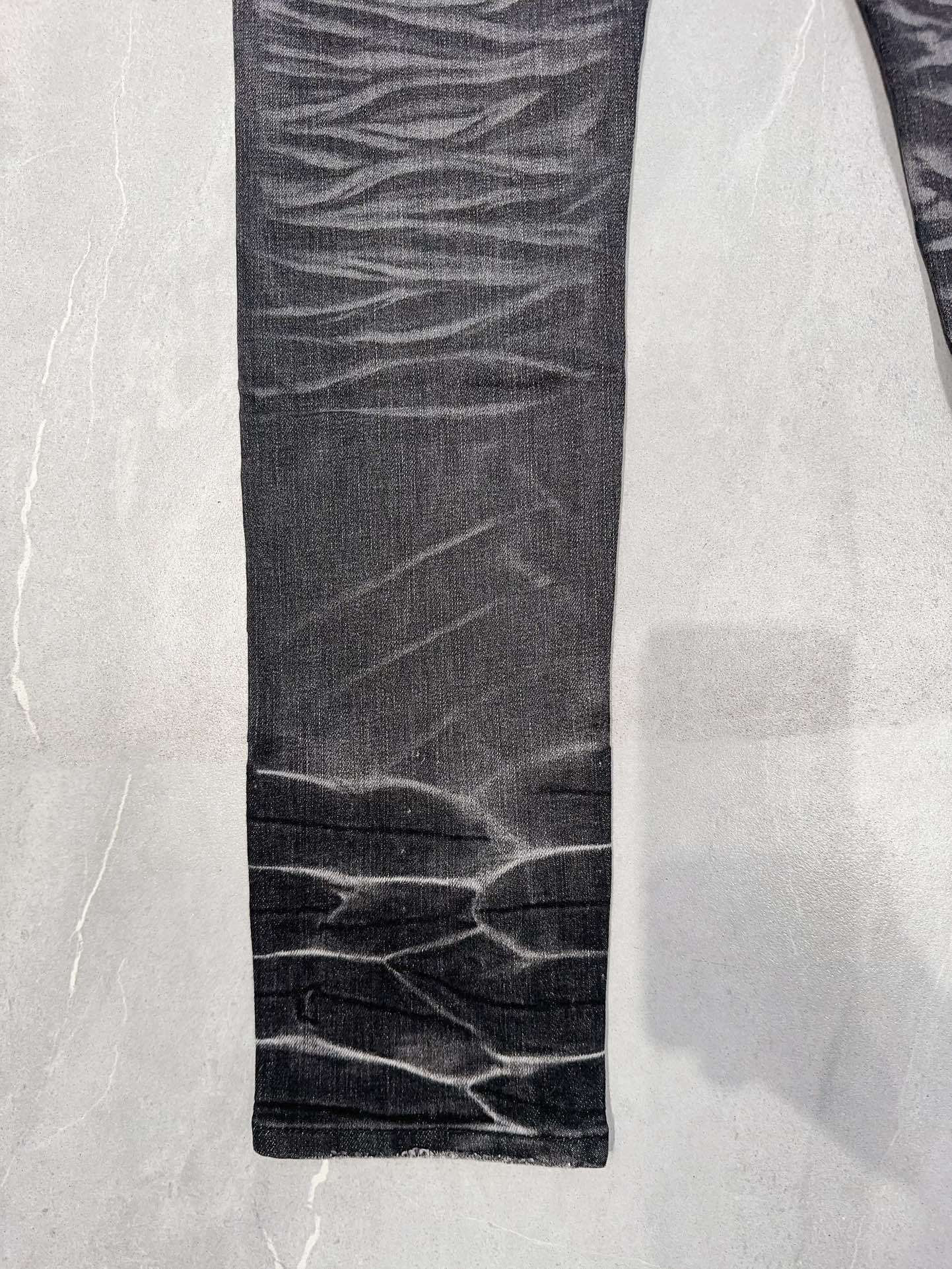 DISTRESSED DENIM “Melody Repair”