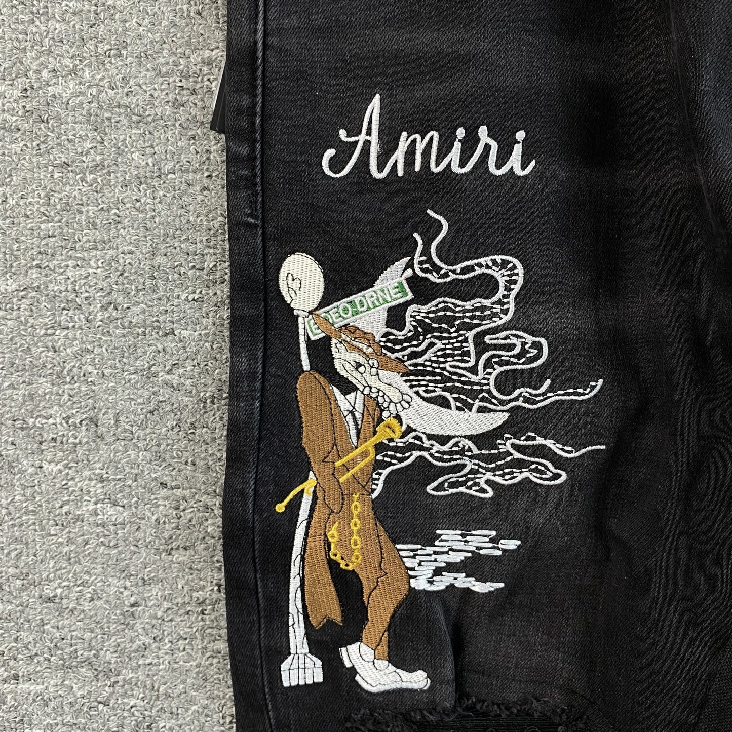 DISTRESSED DENIM “Art Patch Black”