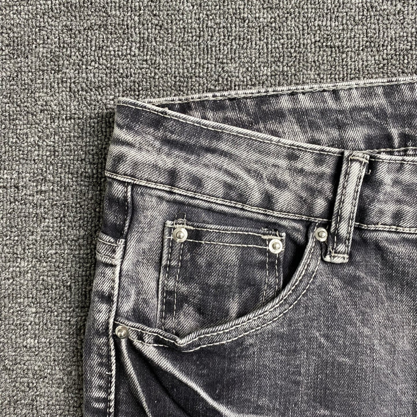 DISTRESSED DENIM “Gray Thrasher”