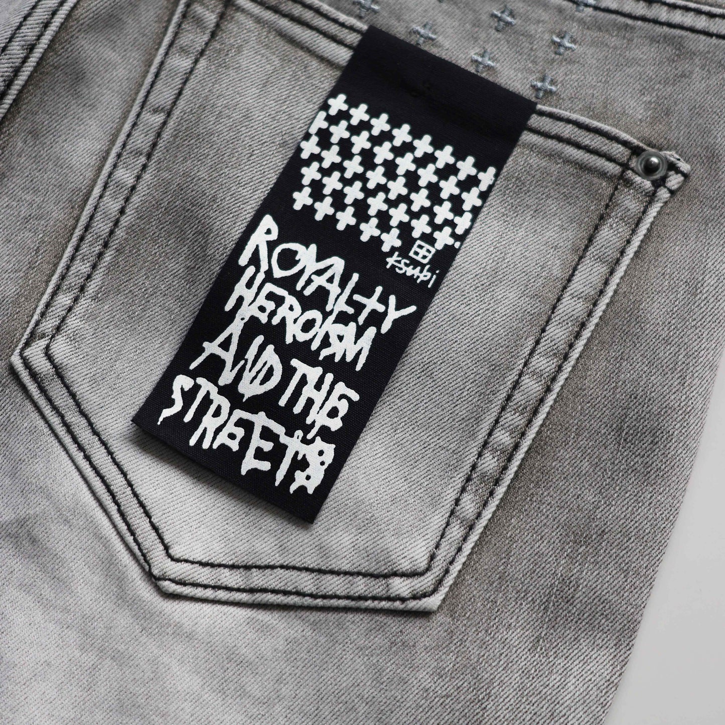 CROSS STITCH DENIM “Ash Stonewash”