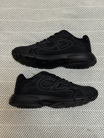 LOW RUNNER B30 “Black”