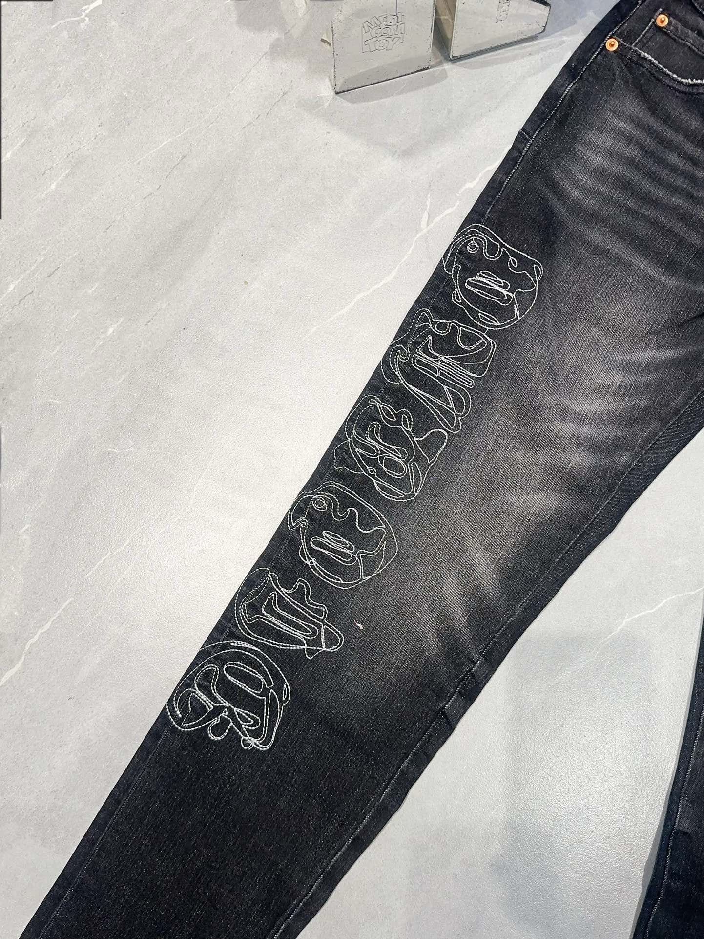 TEXTURED ARCH DENIM “Gothic Embroidery”