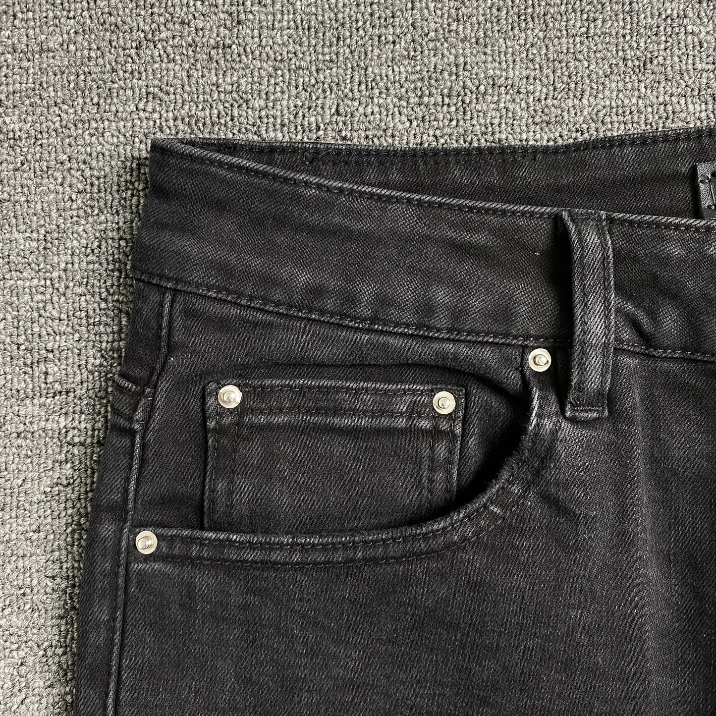 DISTRESSED DENIM “Red Cross”