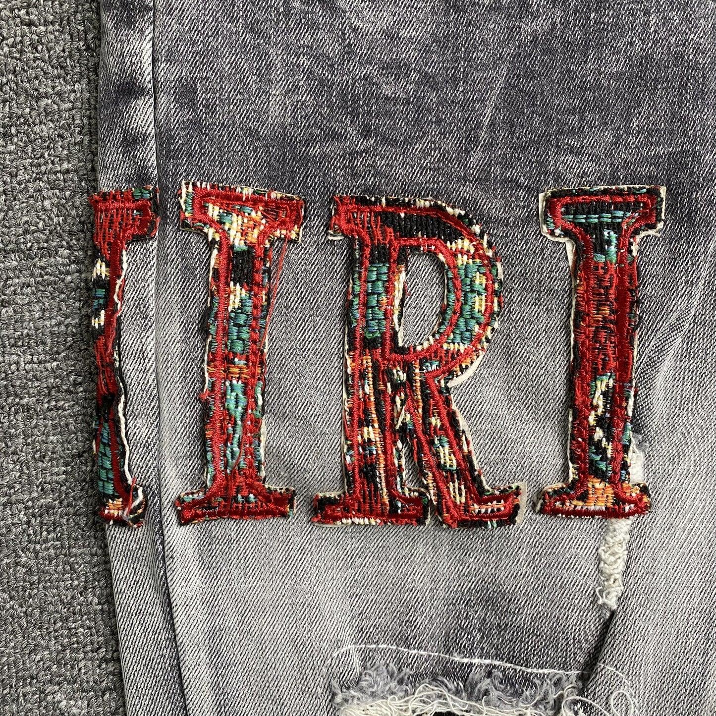 DISTRESSED DENIM “Gray Thrasher”