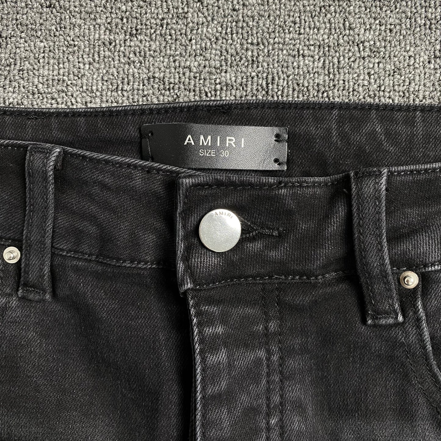 DISTRESSED DENIM “Patches”