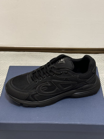 LOW RUNNER B30 “Black”
