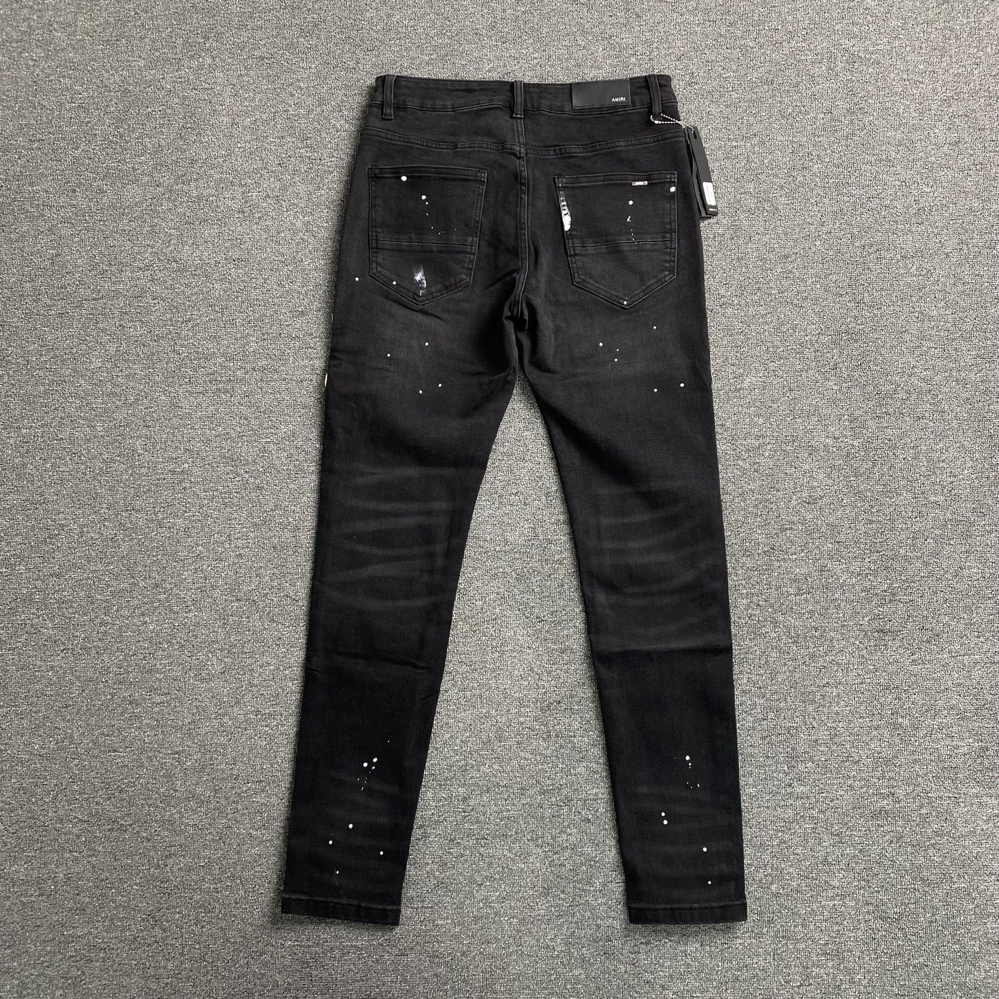 DISTRESSED DENIM “Patches”