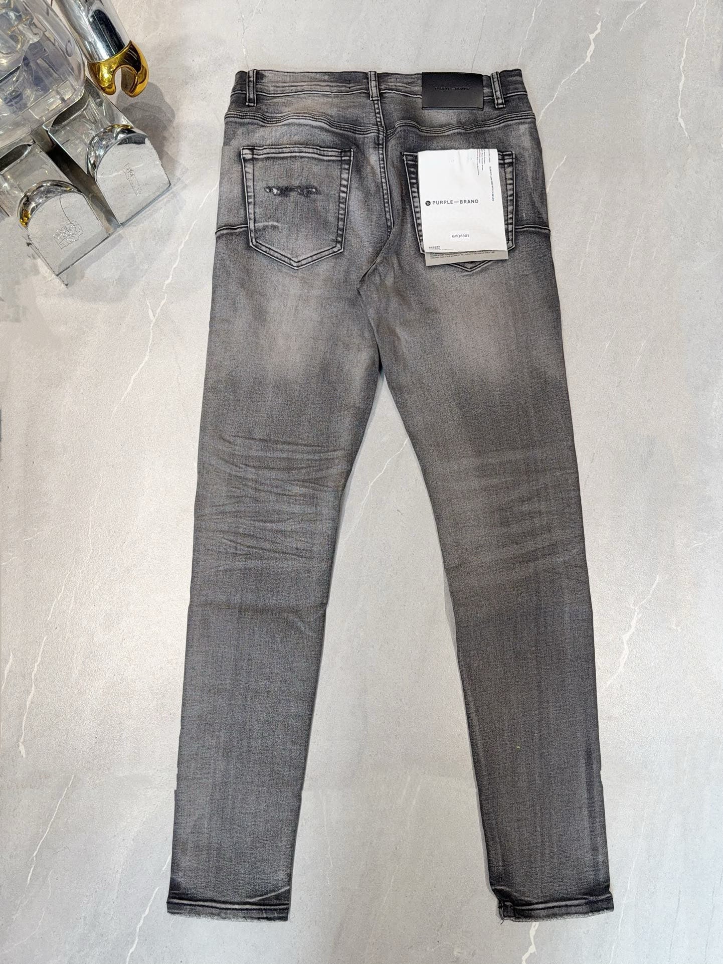 TEXTURED ARCH DENIM “Graphite Blowout”