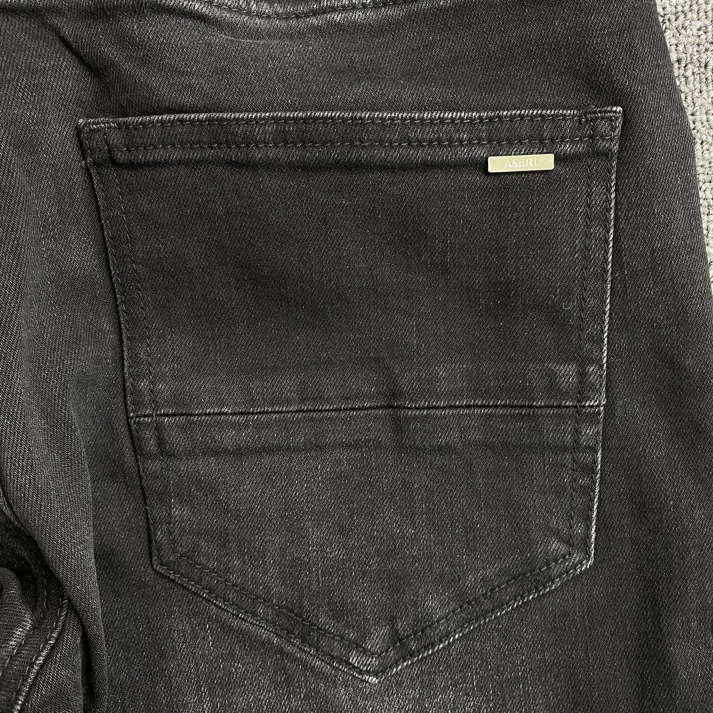 DISTRESSED DENIM “MX1 Slate”