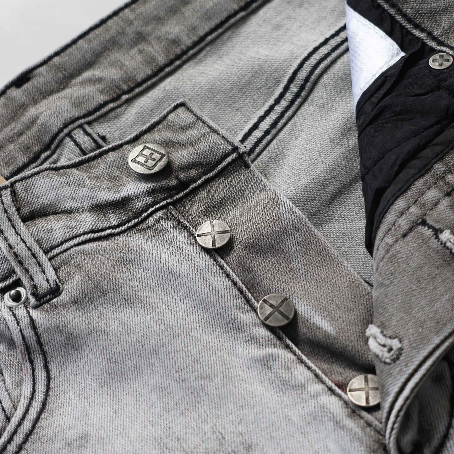 CROSS STITCH DENIM “Ash Stonewash”