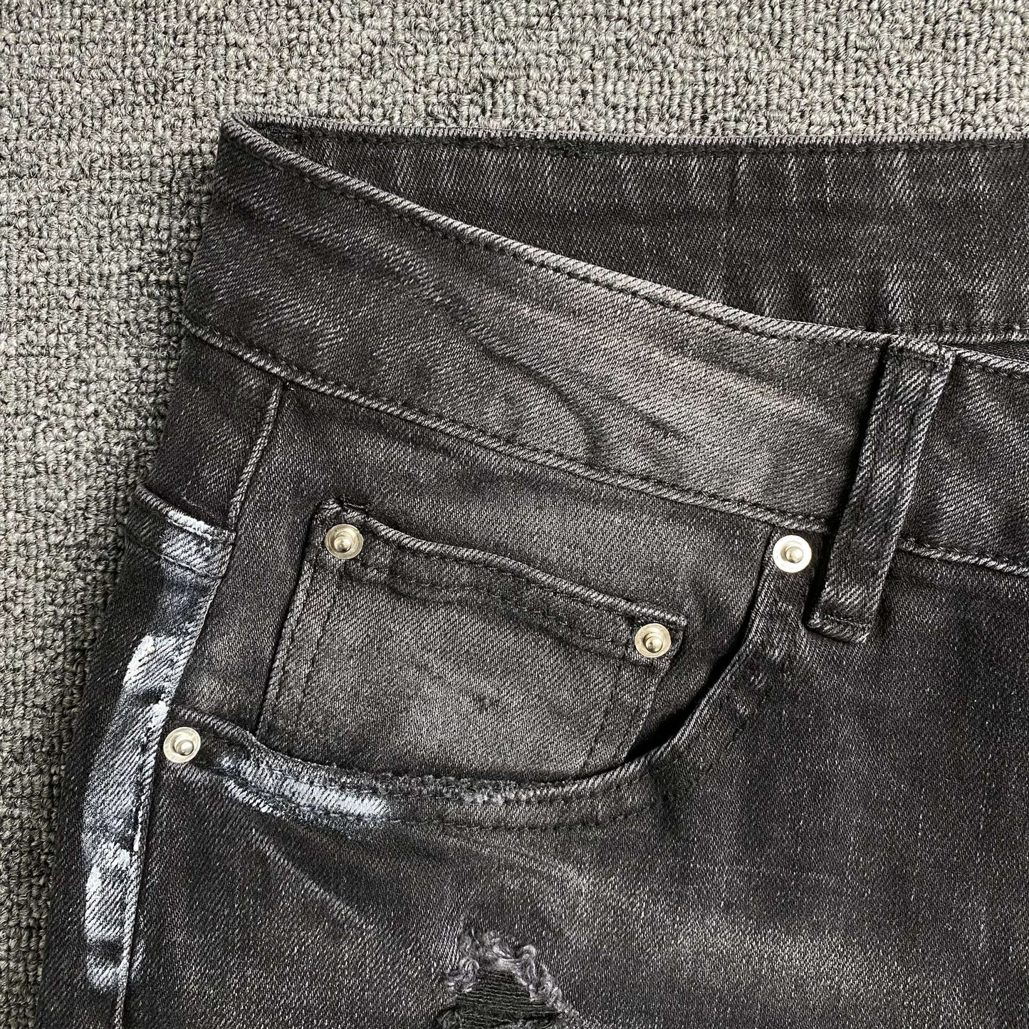 DISTRESSED DENIM “Greish”