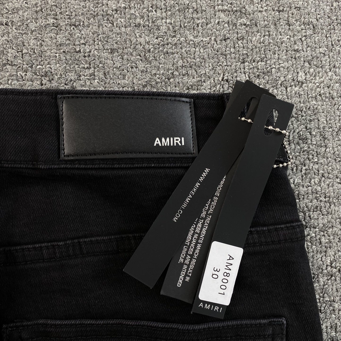 DISTRESSED DENIM “Art Patch Black”