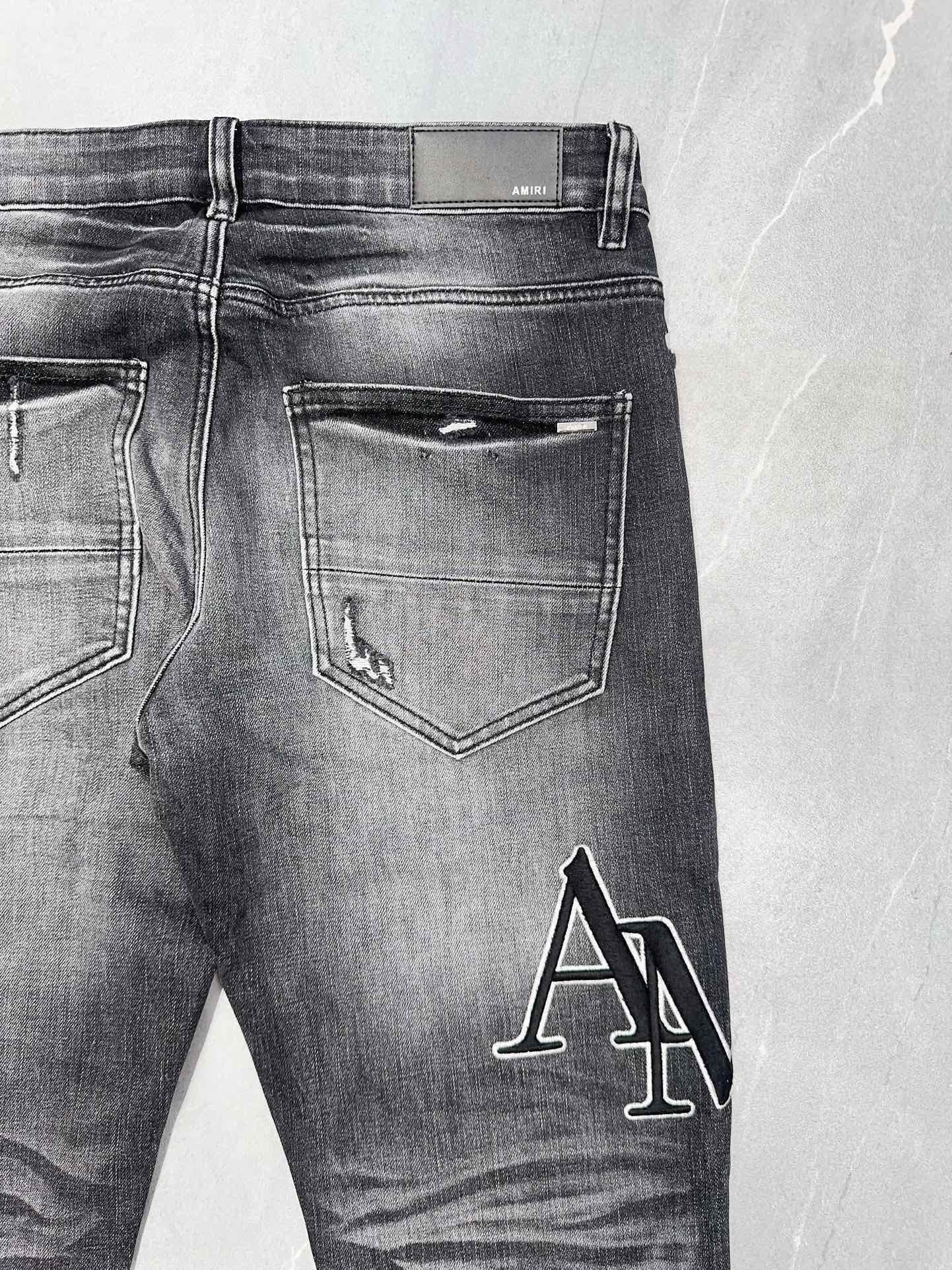 DISTRESSED DENIM “Melody Repair”