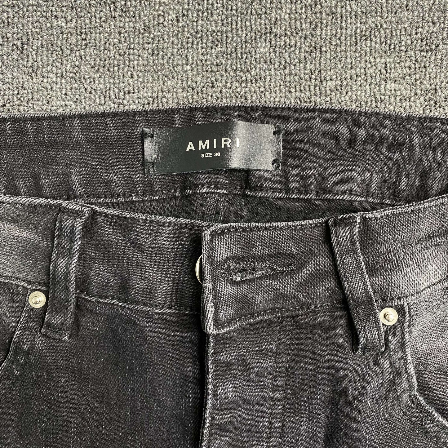DISTRESSED DENIM “Greish”