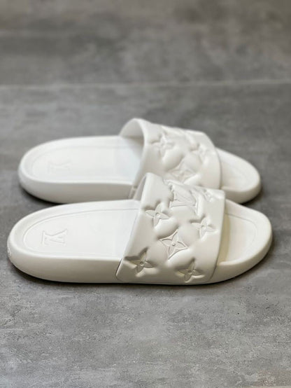 MONOGRAM SLIDE “Waterfront”