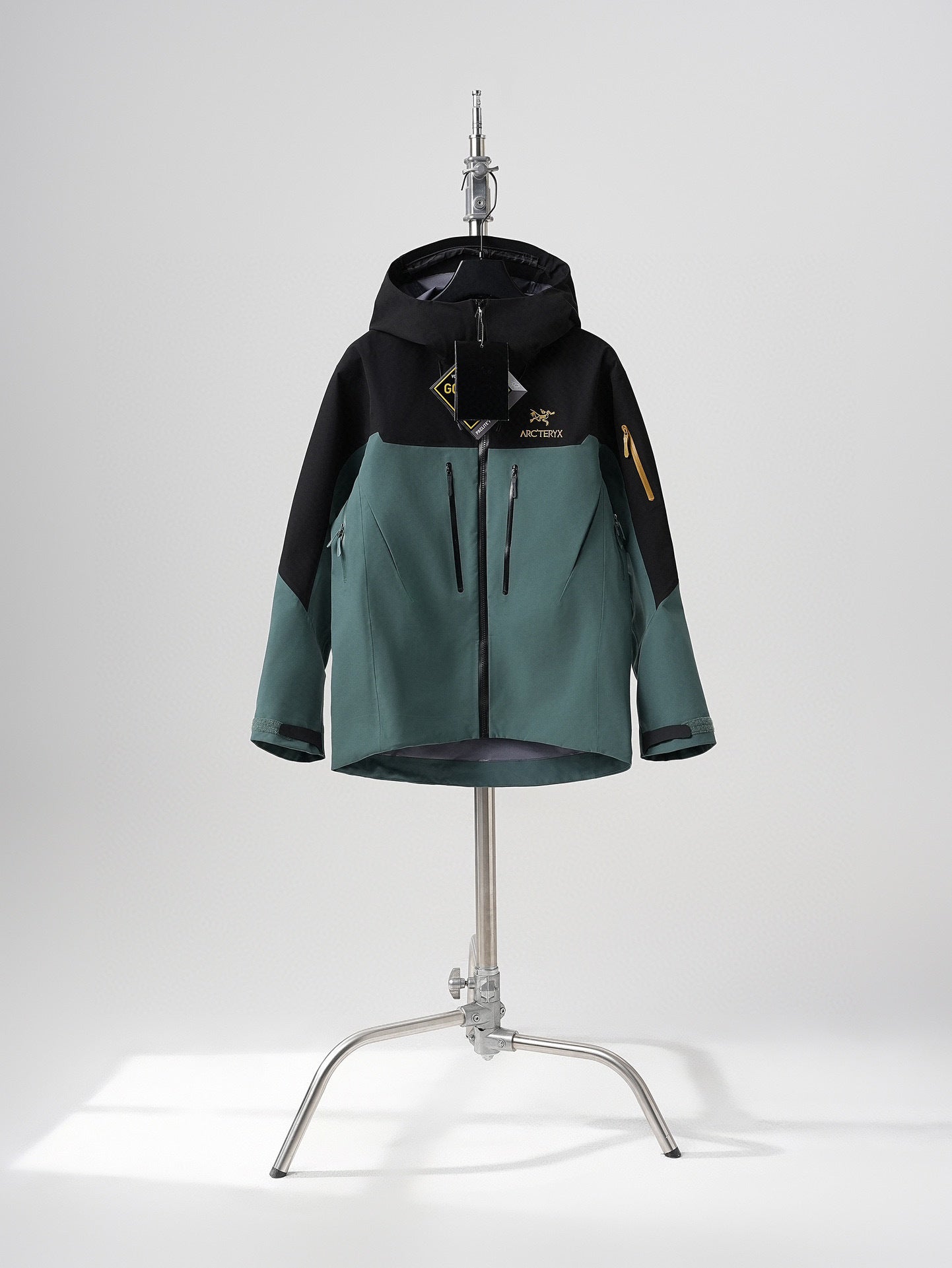 CLIMBERS WINDSHELL “Black Green”