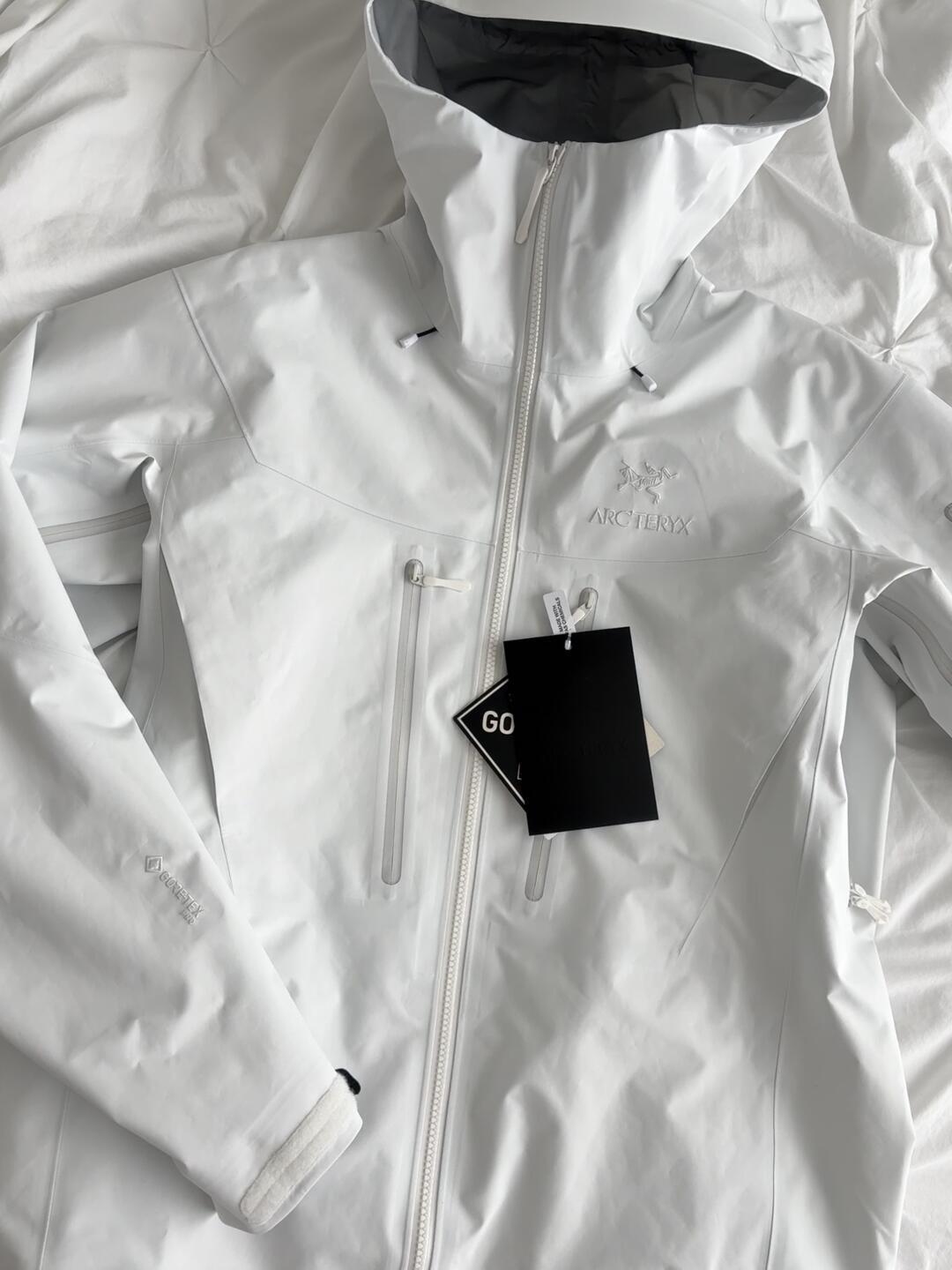 CLIMBERS WINDSHELL “Polar White”