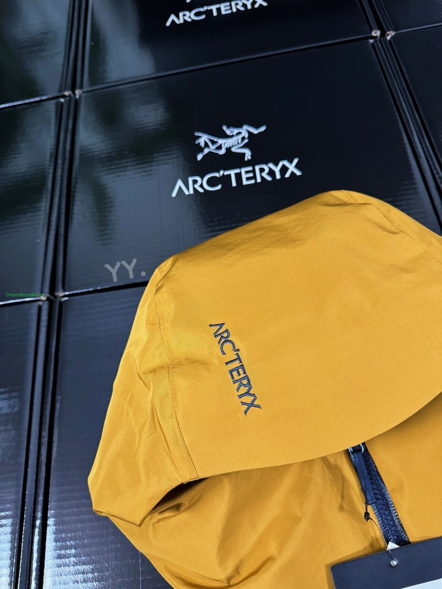 CLIMBERS WINDSHELL “Yellow & Blue”