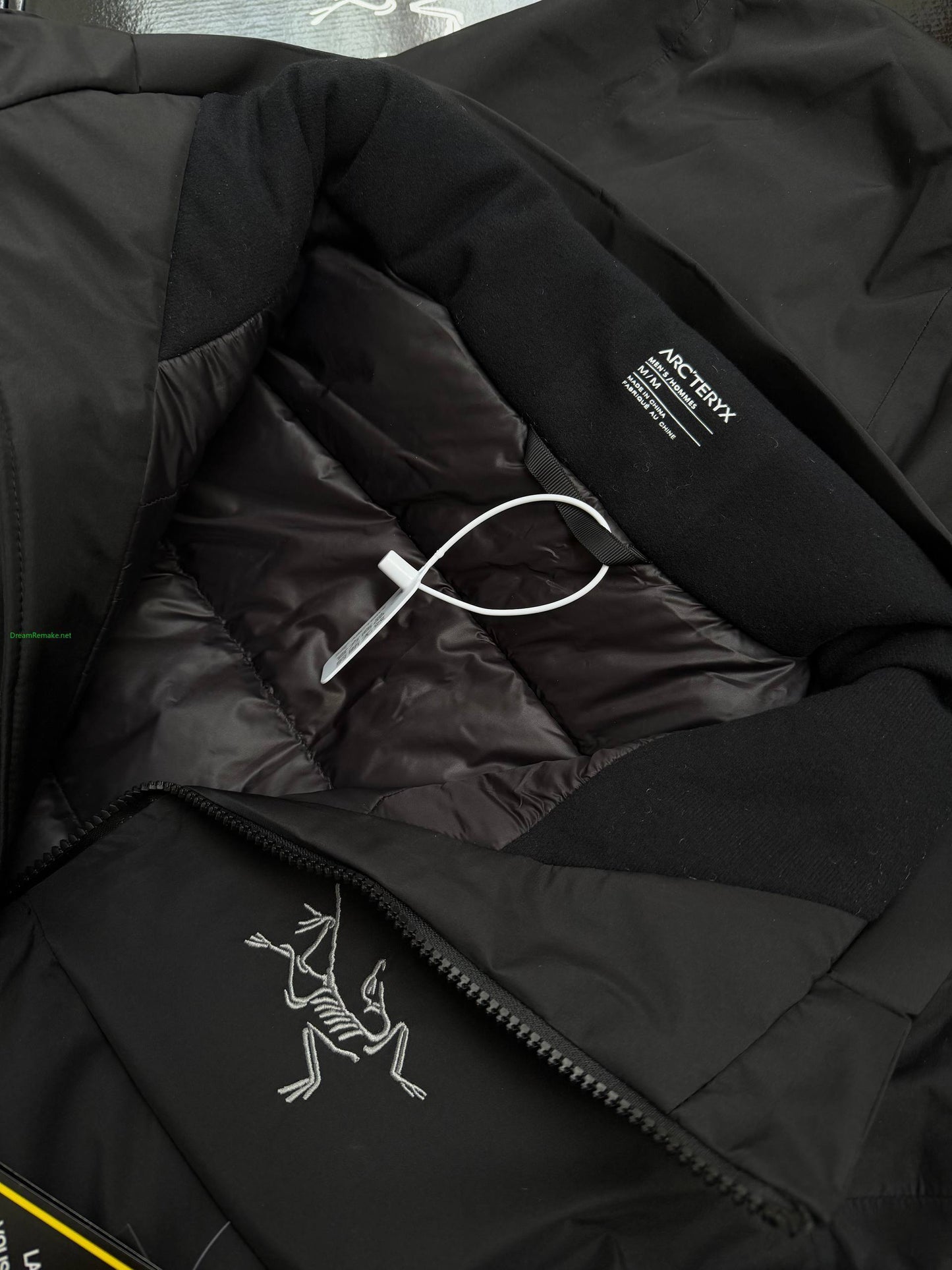 CLIMBERS WINDSHELL “Black”