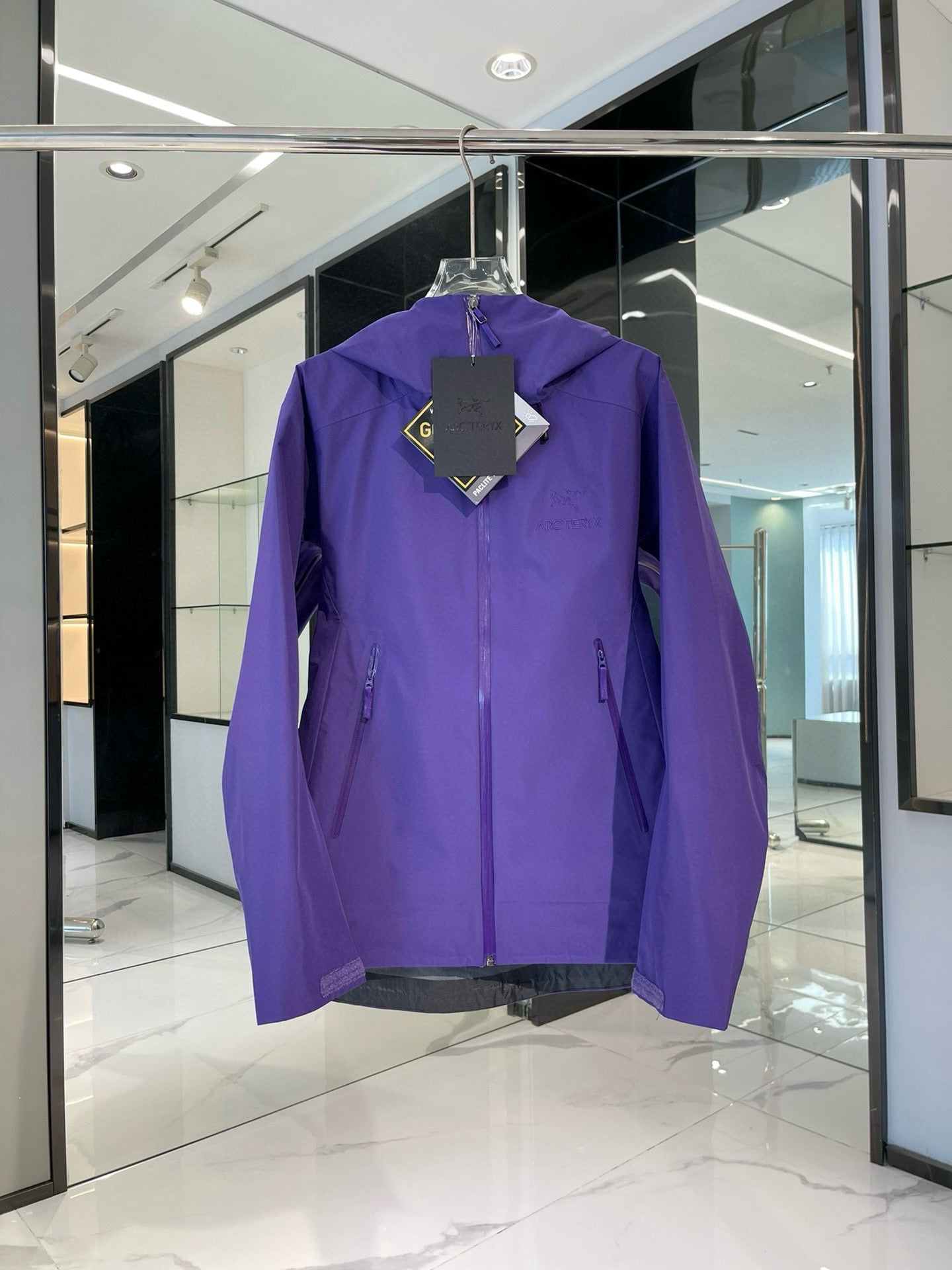 CLIMBERS WINDSHELL “Phantom Purple”