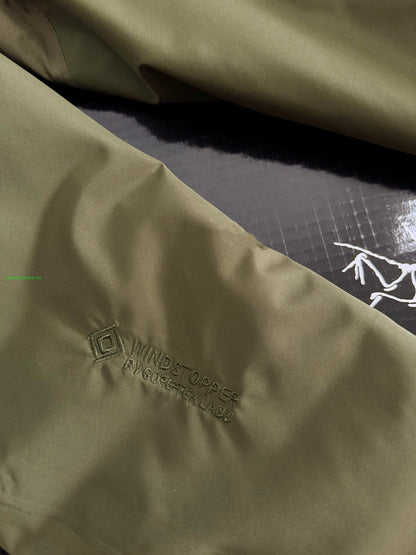 CLIMBERS WINDSHELL “Military Green”