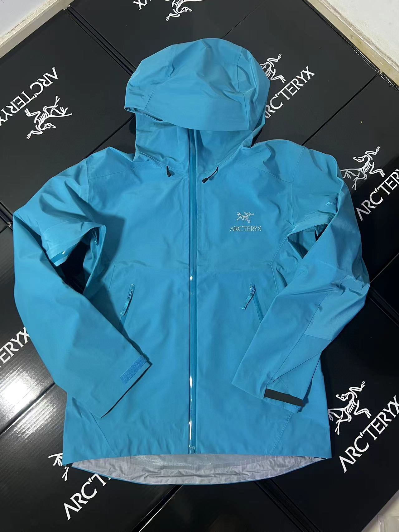 CLIMBERS WINDSHELL “Tetra Blue”