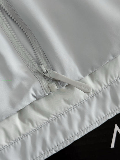 CLIMBERS WINDSHELL “Grey”