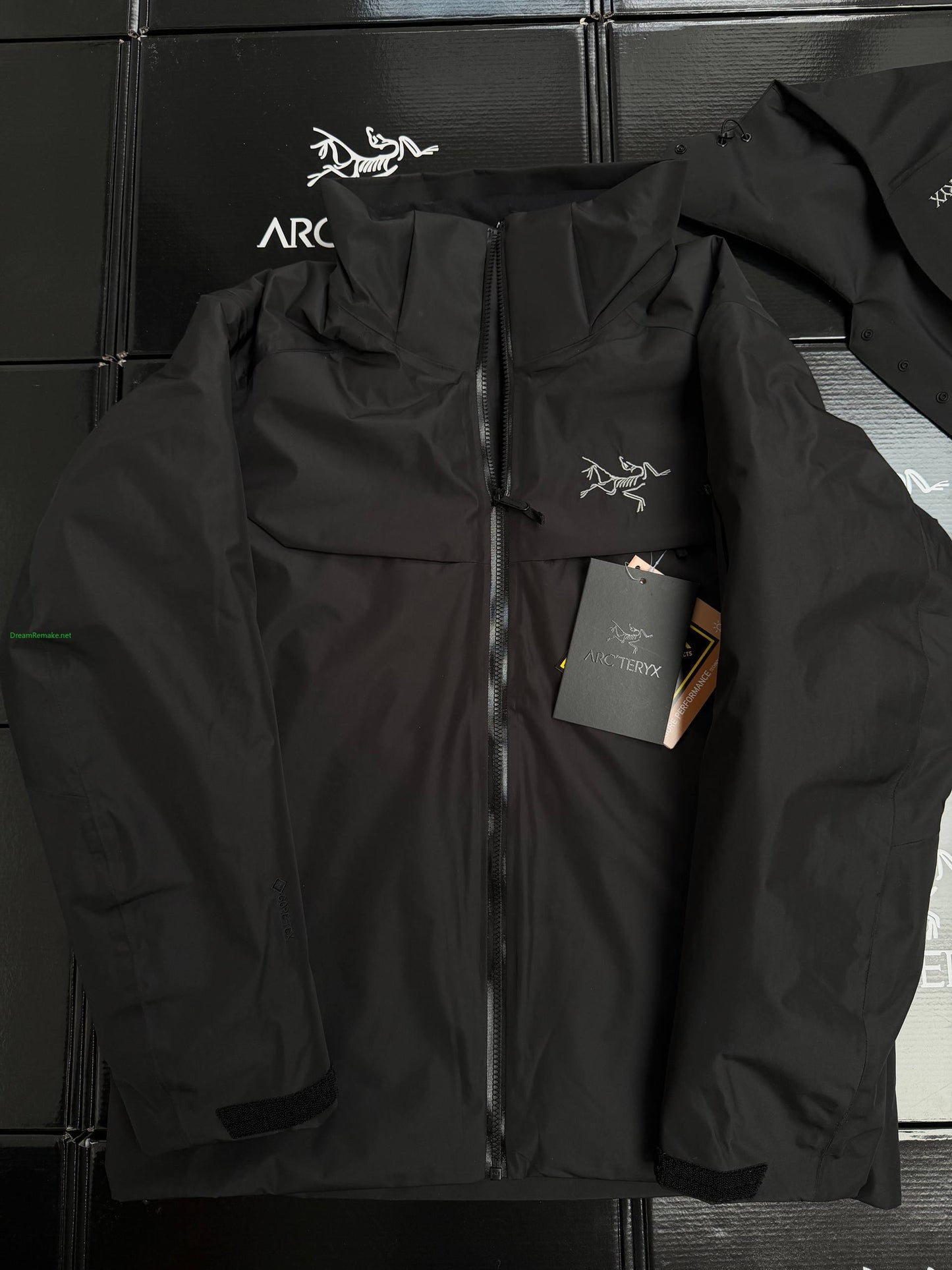 CLIMBERS WINDSHELL “Black”