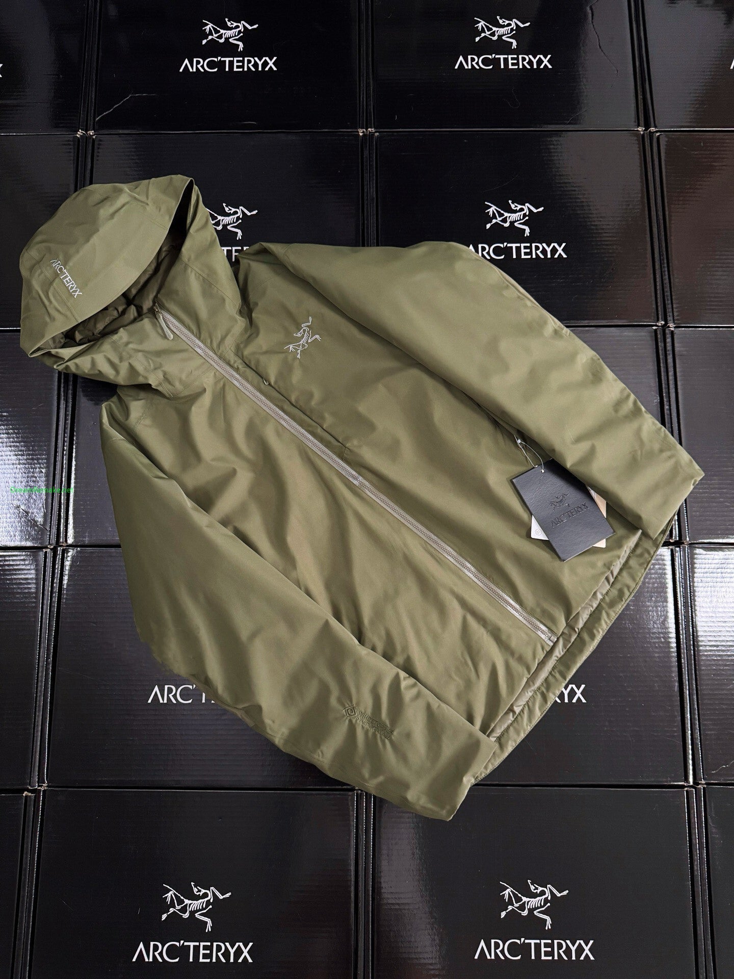 CLIMBERS WINDSHELL “Military Green”