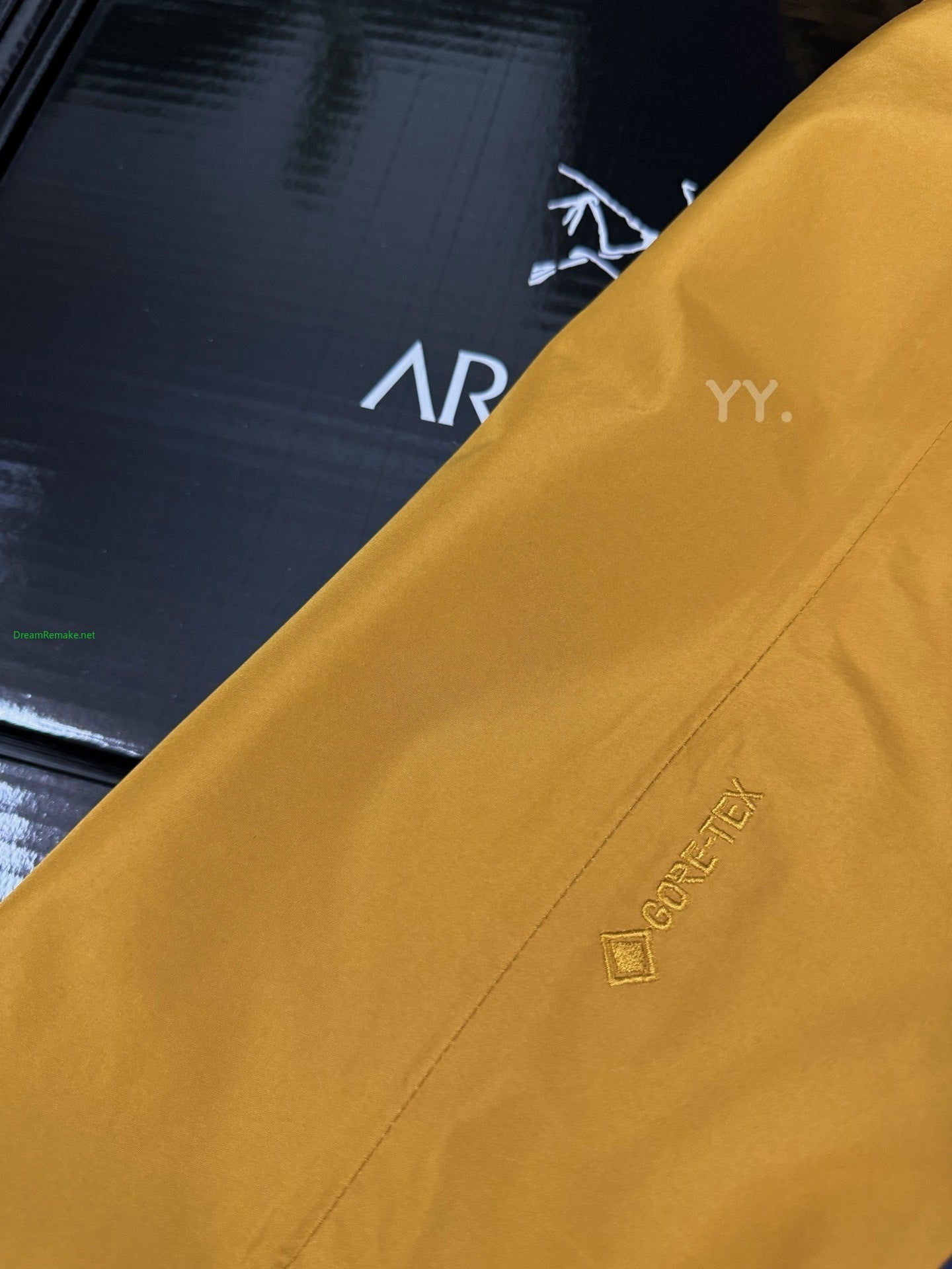CLIMBERS WINDSHELL “Yellow & Blue”
