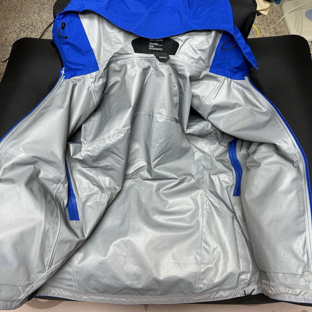 CLIMBERS WINDSHELL “Royal Blue”