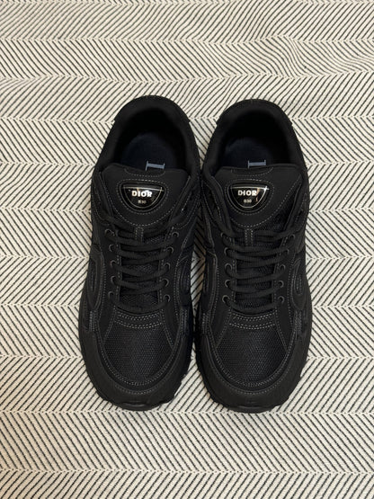 LOW RUNNER B30 “Black”