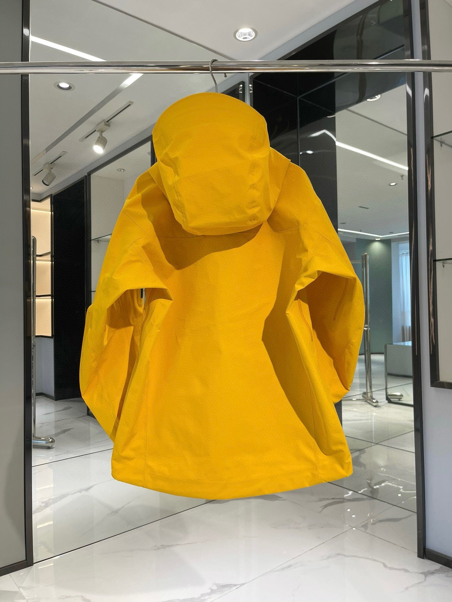 CLIMBERS WINDSHELL “Egyptian Orange”