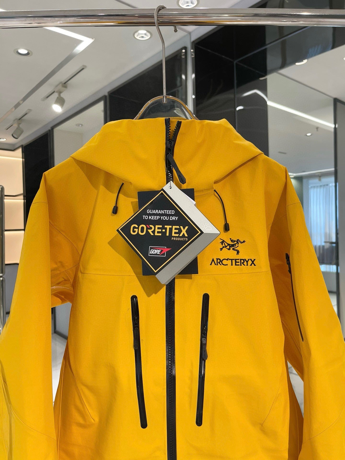 CLIMBERS WINDSHELL “Egyptian Orange”