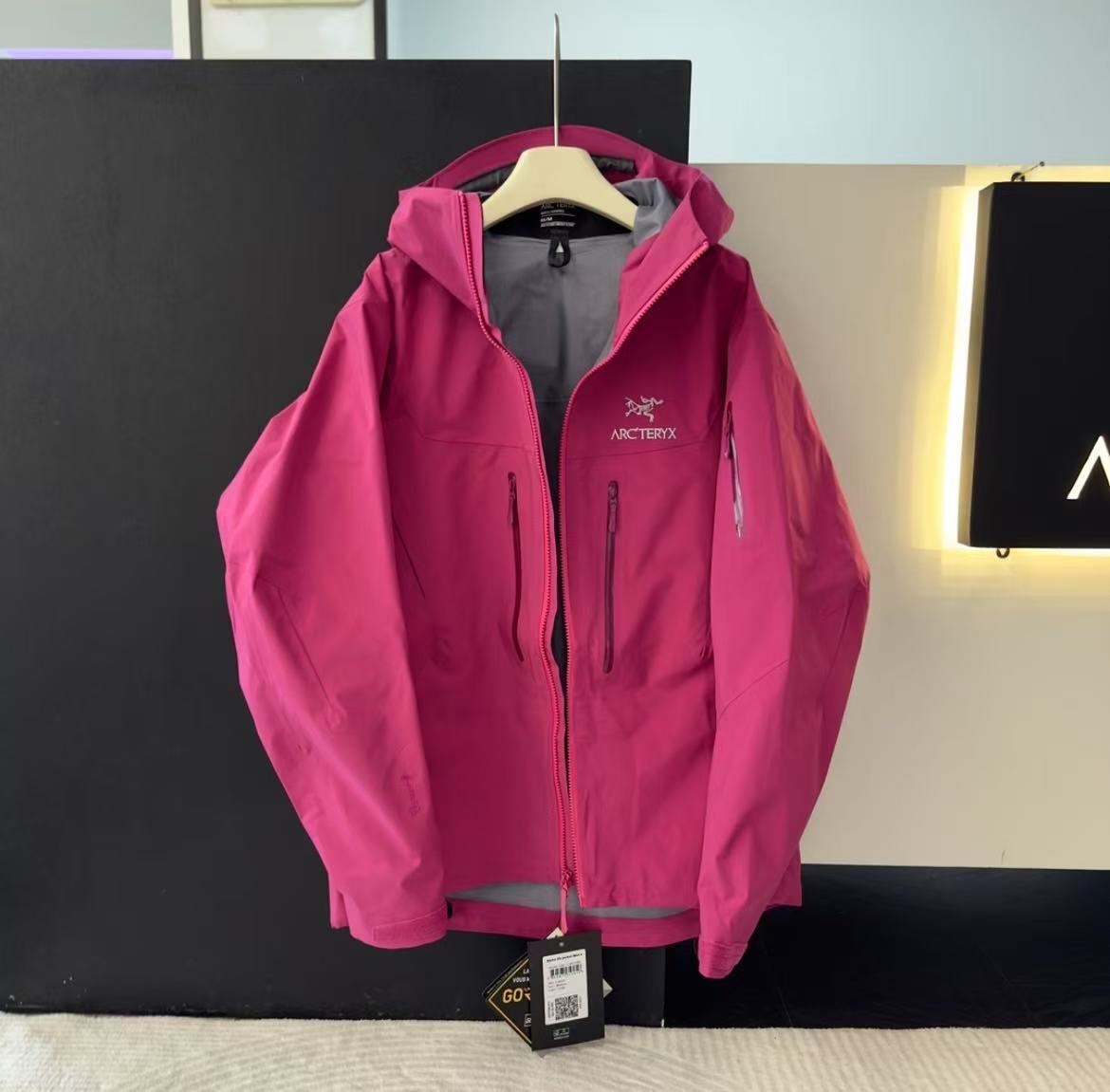 CLIMBERS WINDSHELL “Rose Red”