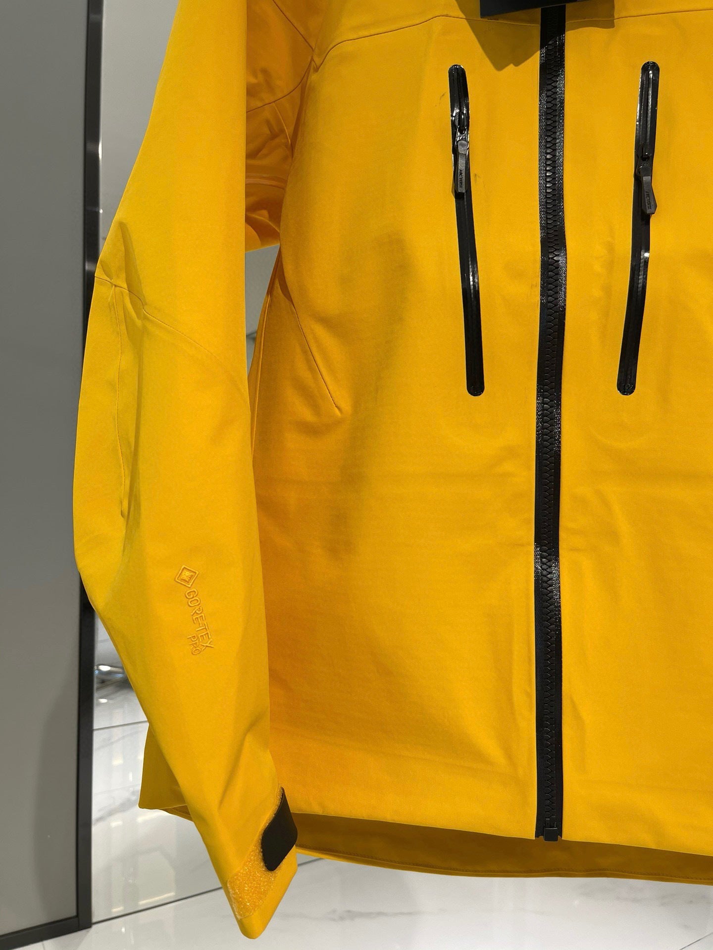 CLIMBERS WINDSHELL “Egyptian Orange”