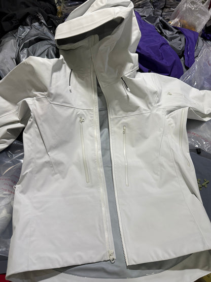 CLIMBERS WINDSHELL “Polar White”