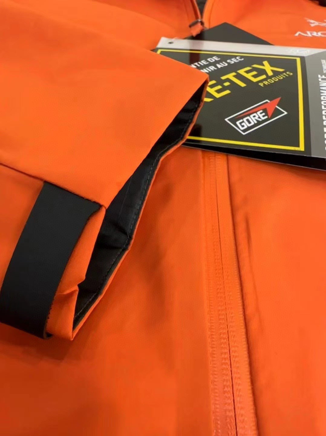 CLIMBERS WINDSHELL “Phenom Orange”