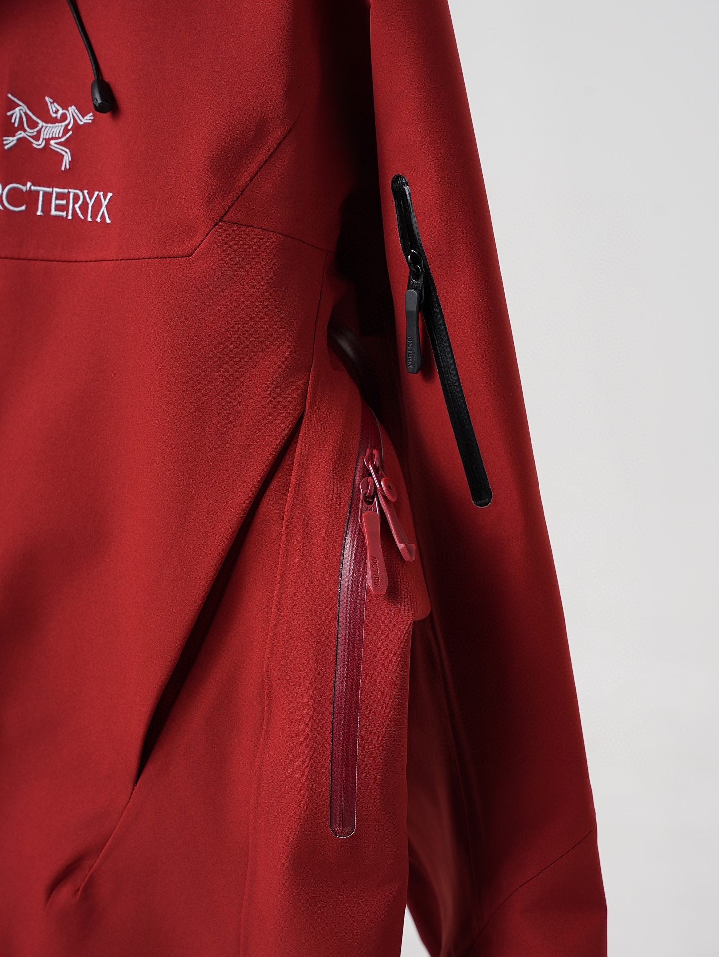CLIMBERS WINDSHELL “Bordeaux Red”