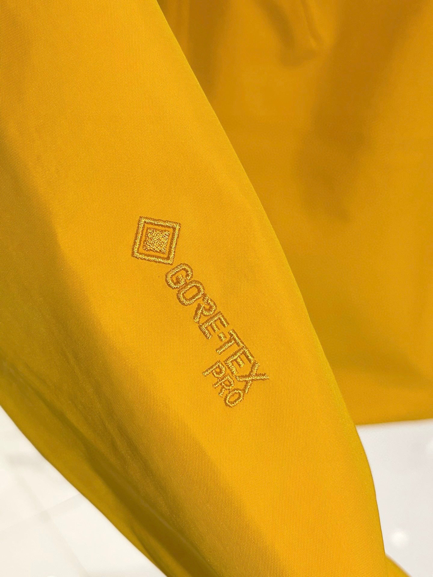 CLIMBERS WINDSHELL “Egyptian Orange”