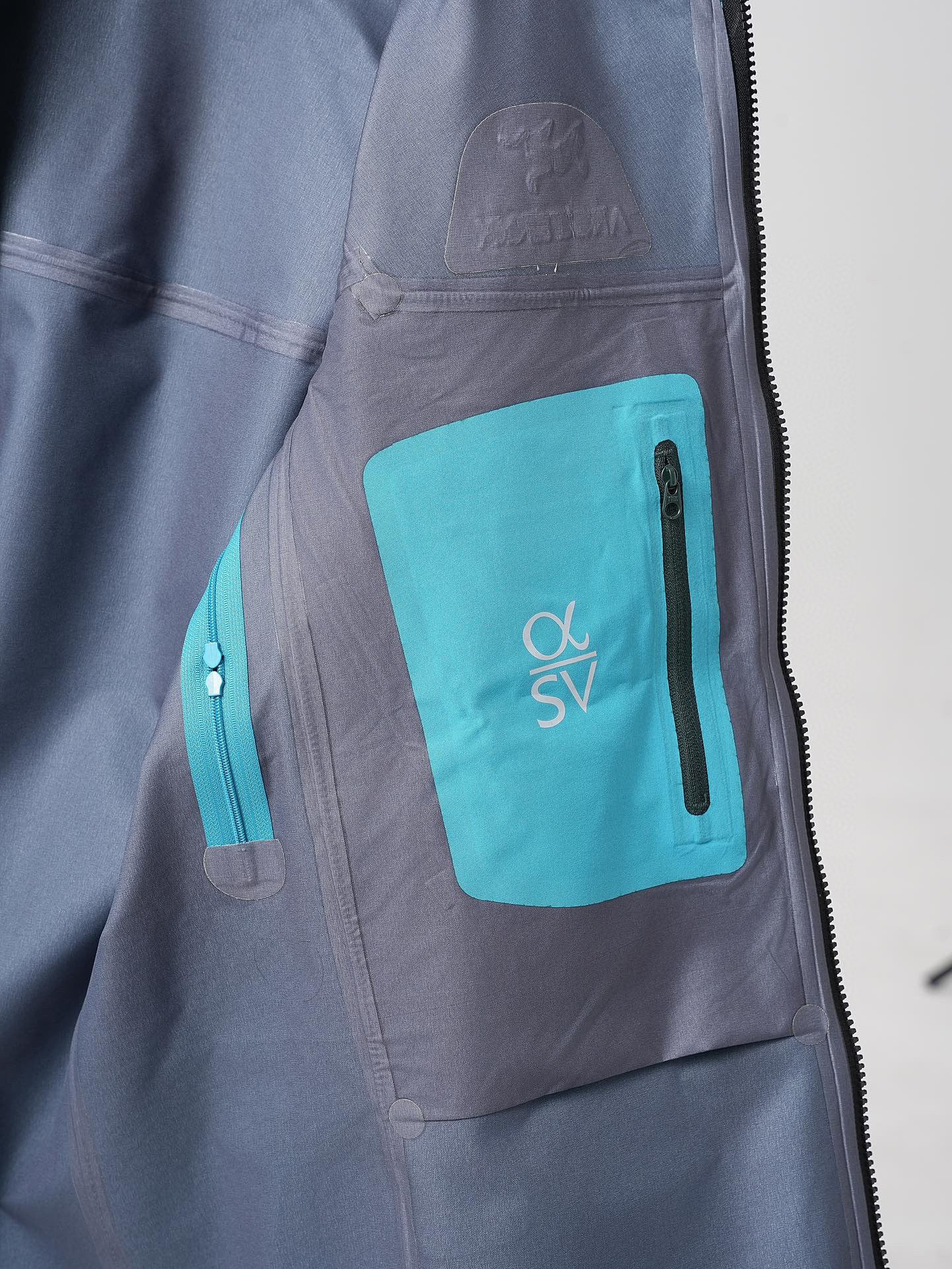 CLIMBERS WINDSHELL “Tetra Blue”