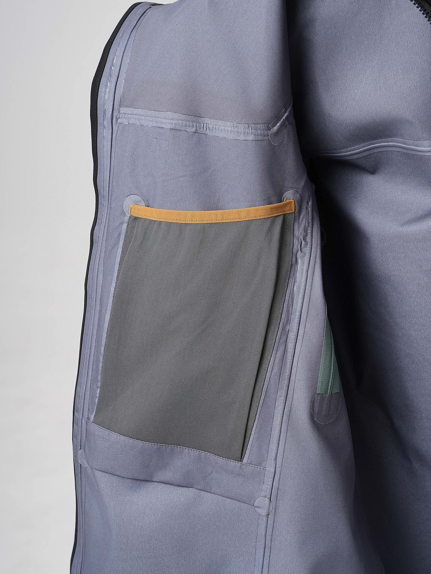 CLIMBERS WINDSHELL “Black Green”